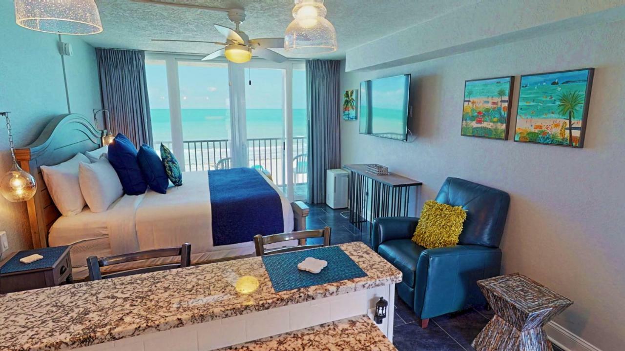 Island Inn Beach Resort Сент-Піт-Біч Екстер'єр фото